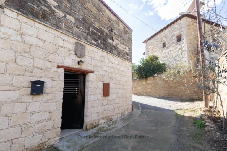 2 Bedroom House for Sale in Tochni, Larnaca District