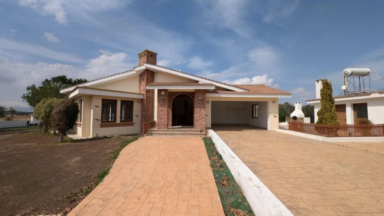 4 Bedroom House for Sale in Geri, Nicosia District