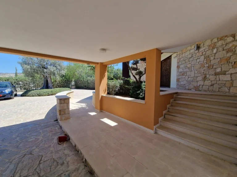 6+ Bedroom House for Sale in Agios Tychonas, Limassol District