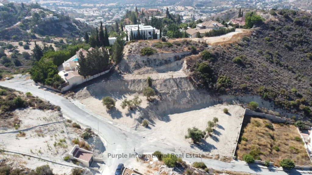 1,350m² Plot for Sale in Agios Tychonas, Limassol District