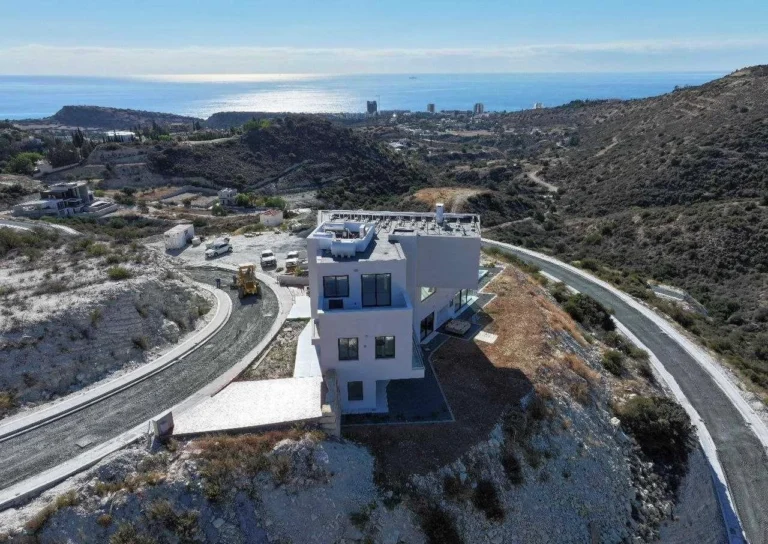 6+ Bedroom House for Sale in Agios Tychonas, Limassol District