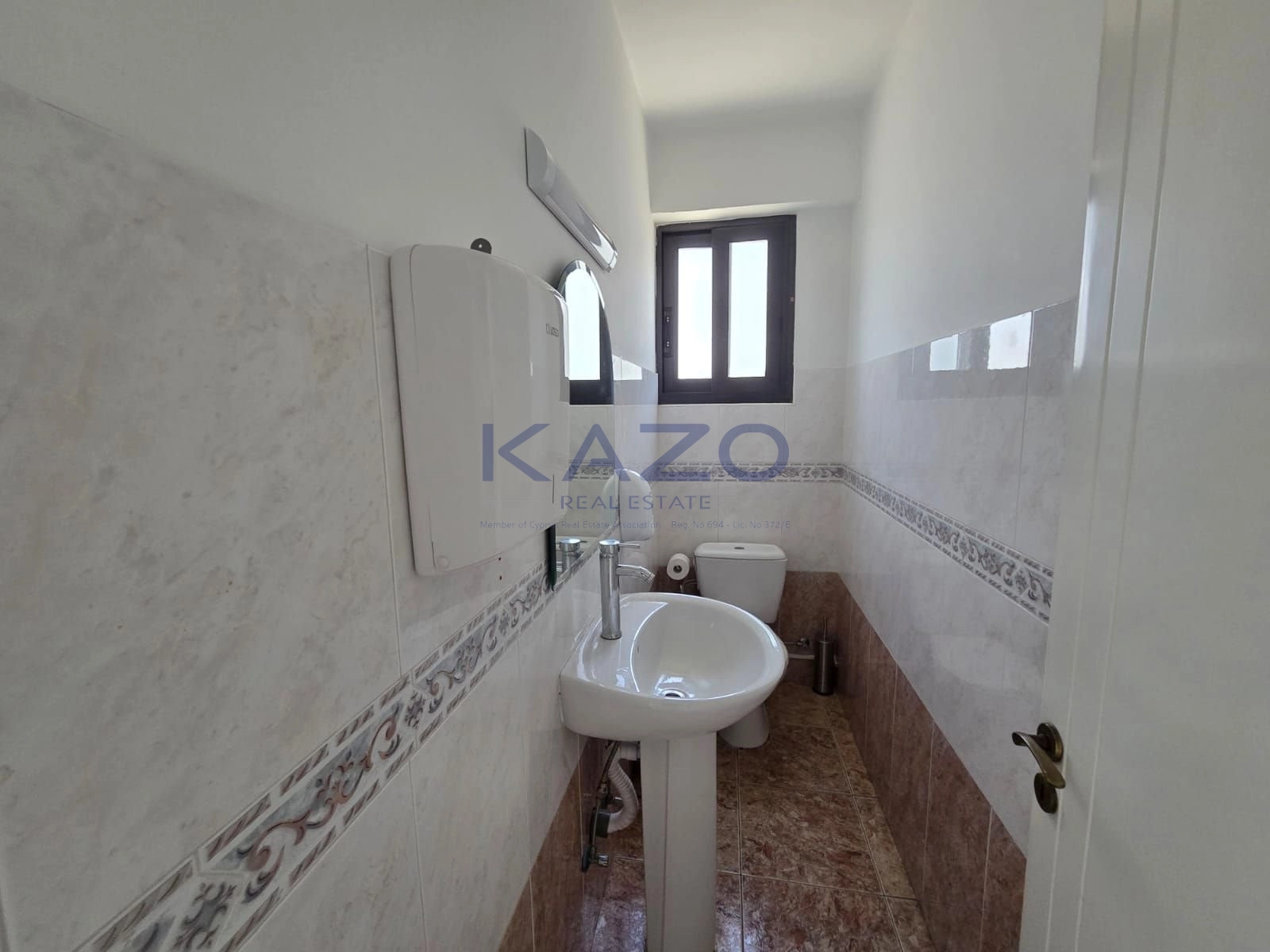 160m² Office for Rent in Limassol District