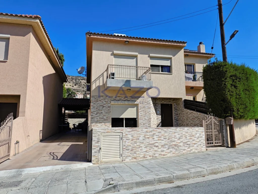 3 Bedroom House for Sale in Palodeia, Limassol District