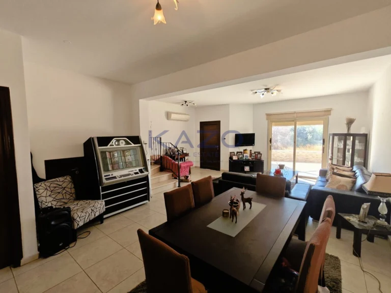 3 Bedroom House for Sale in Palodeia, Limassol District