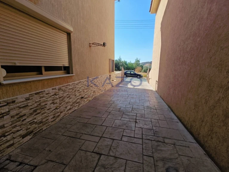 Cheap Houses and Villas for Sale Limassol up to 400000 euro