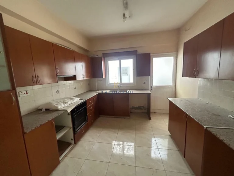 Cheap Houses and Villas for Sale Larnaca up to 300000 euro