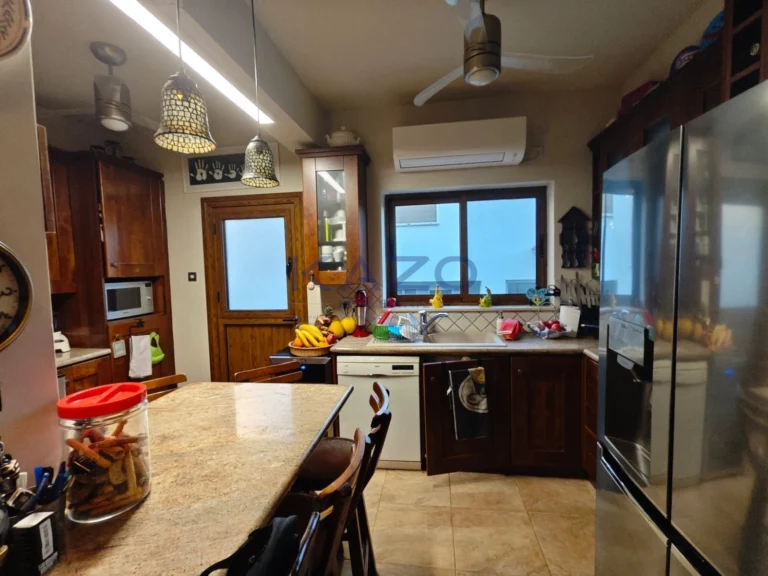 5 Bedroom House for Sale in Limassol – Kapsalos