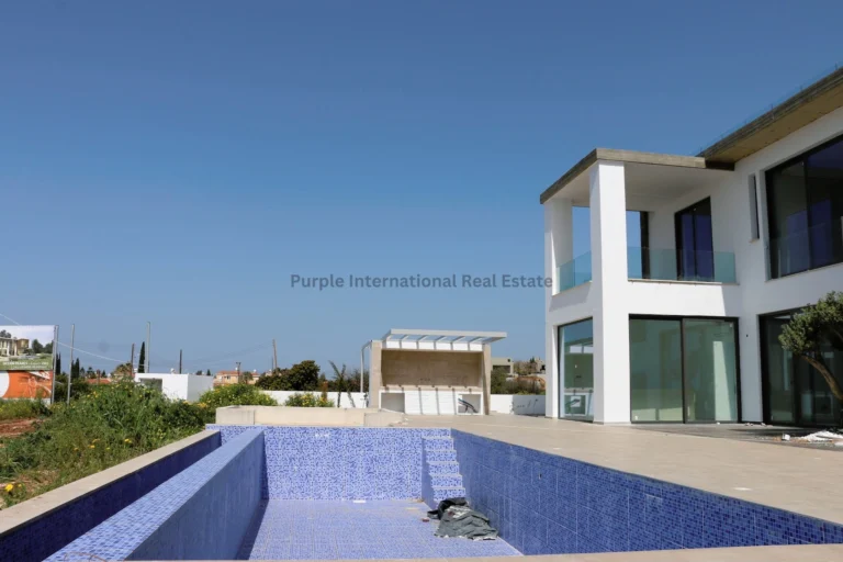 4 Bedroom House for Sale in Peyia, Paphos District