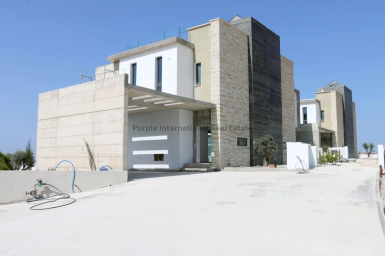 4 Bedroom House for Sale in Peyia, Paphos District
