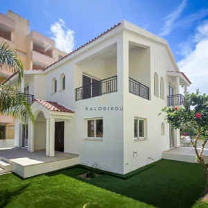 5 Bedroom House for Sale in Larnaca – Chrysopolitissa