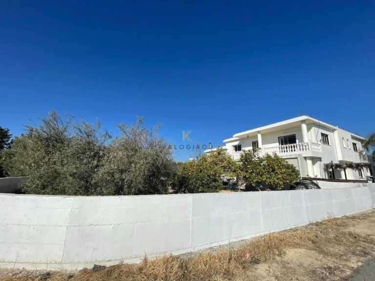 5 Bedroom House for Sale in Anafotida, Larnaca District