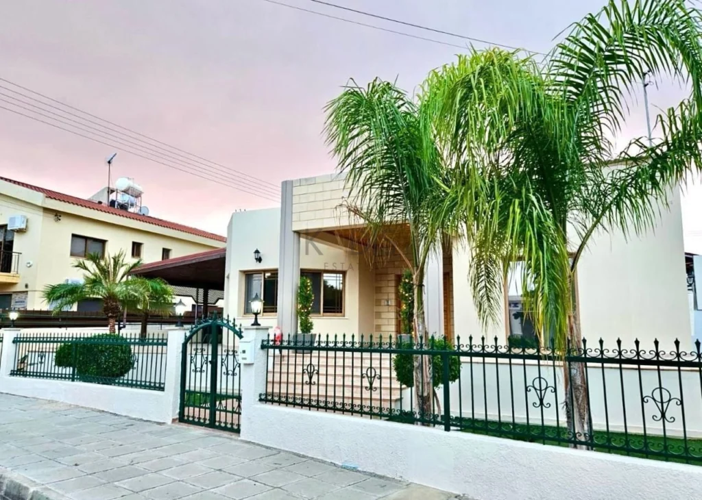4 Bedroom House for Sale in Episkopi Lemesou, Limassol District