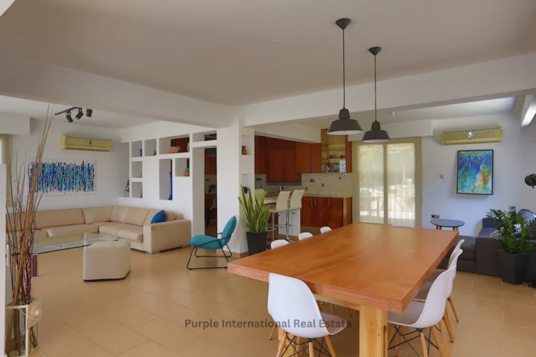 1381m² Building for Sale in Kissonerga, Paphos District