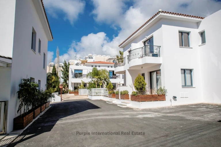 1381m² Building for Sale in Kissonerga, Paphos District