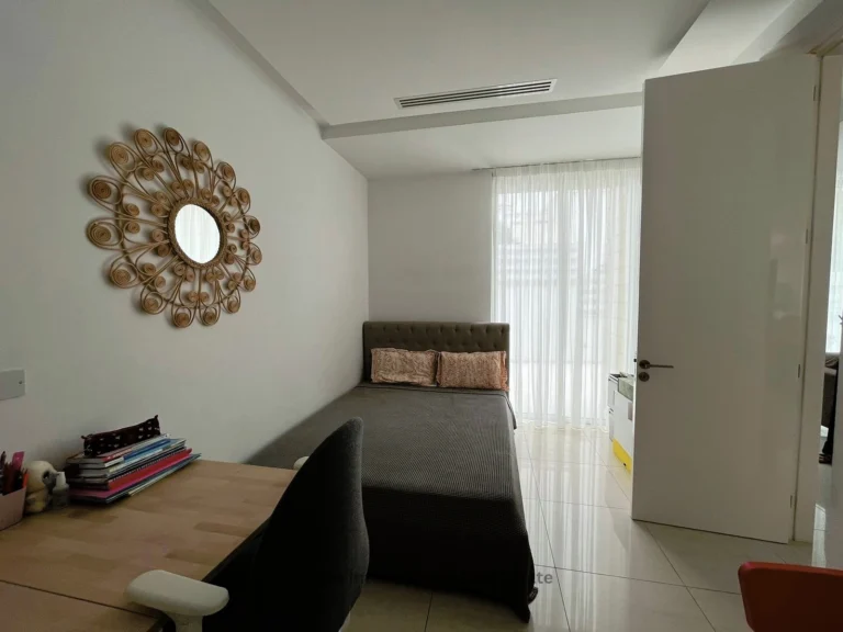5 Bedroom House for Sale in Paphos – Anavargos