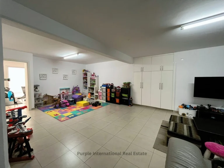 5 Bedroom House for Sale in Paphos – Anavargos