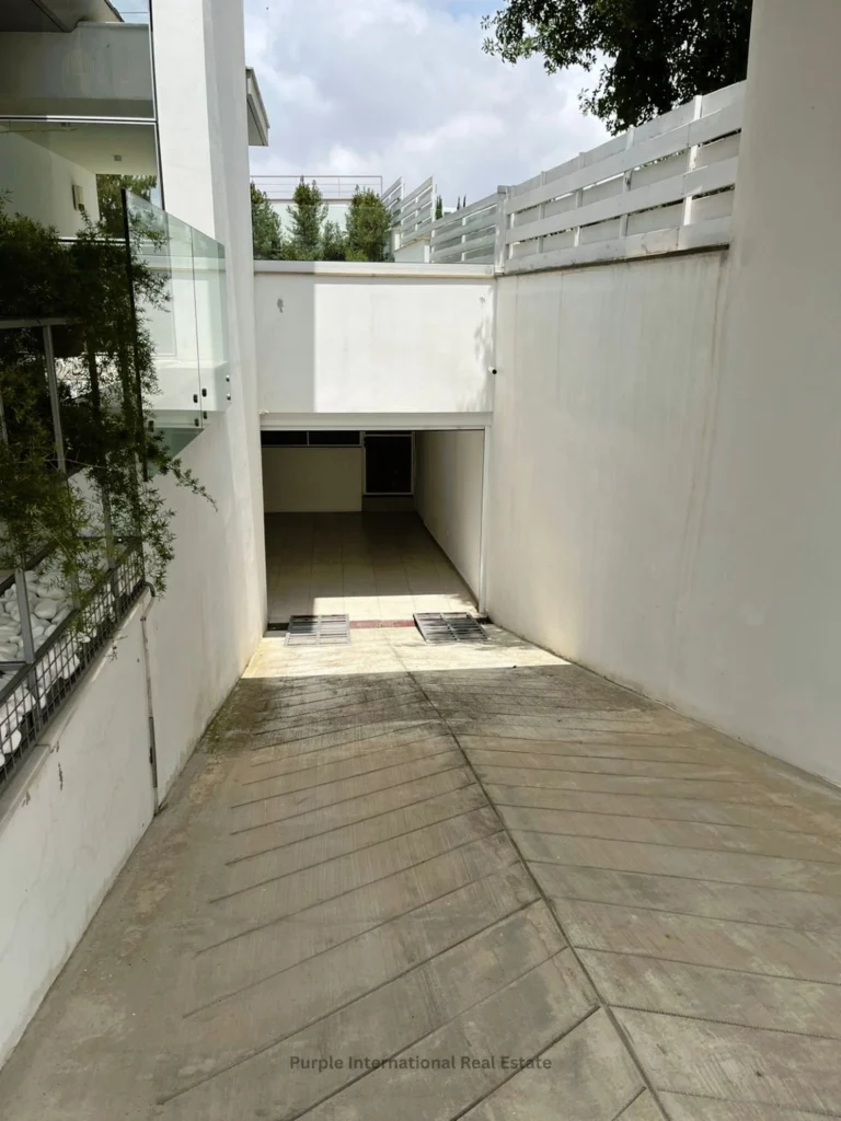 5 Bedroom House for Sale in Paphos – Anavargos