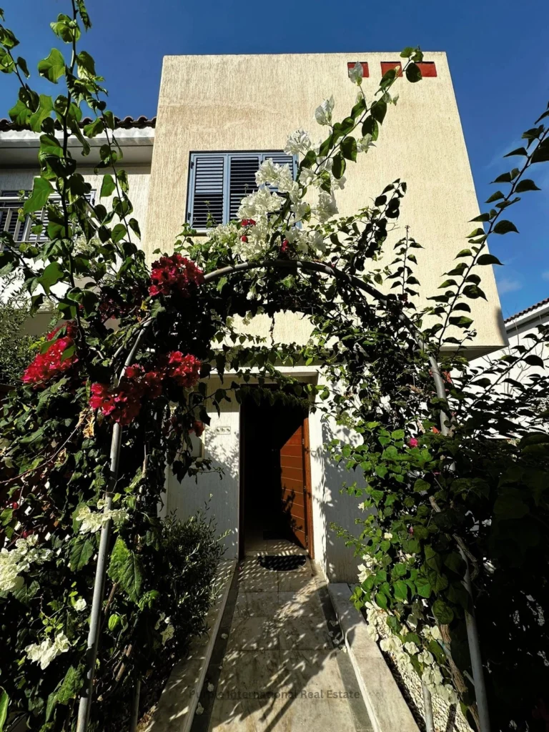 3 Bedroom House for Sale in Paphos – Universal