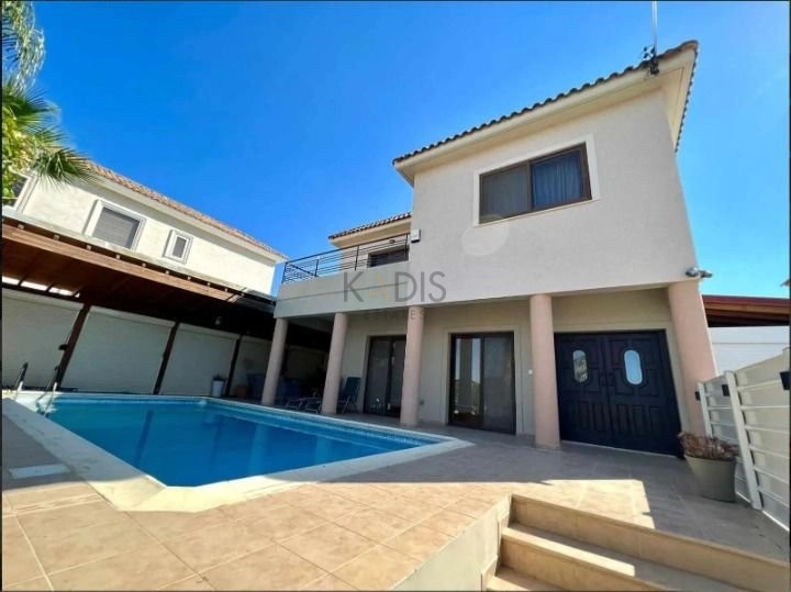 4 Bedroom House for Sale in Erimi, Limassol District