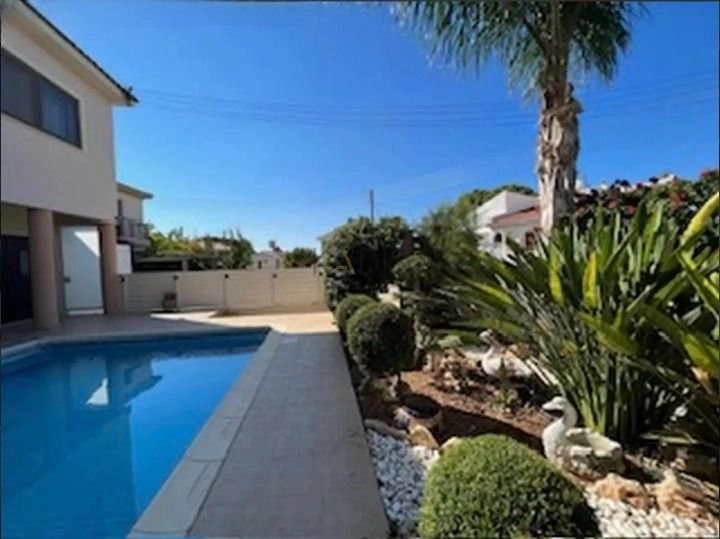 4 Bedroom House for Sale in Erimi, Limassol District