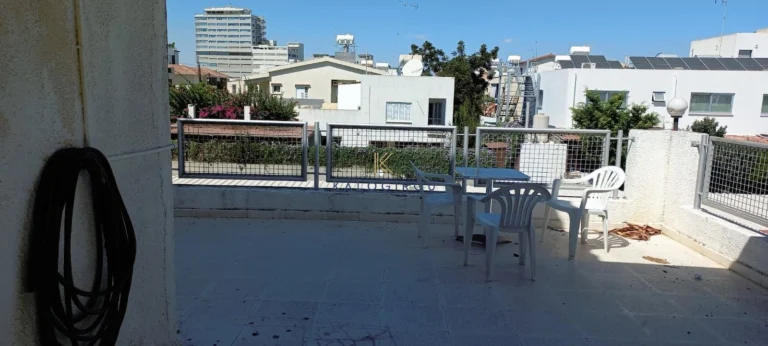 1073m² Building for Sale in Larnaca District