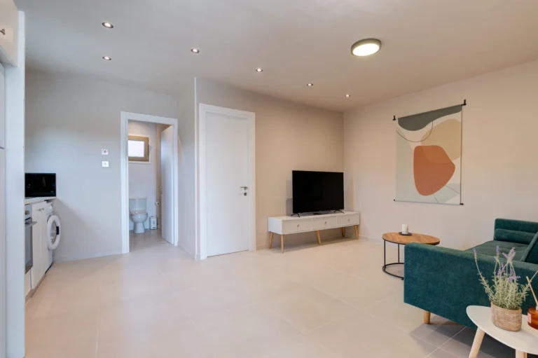 5 Bedroom House for Sale in Anarita, Paphos District