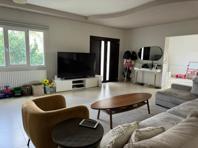 3 Bedroom House for Sale in Agios Tychonas, Limassol District