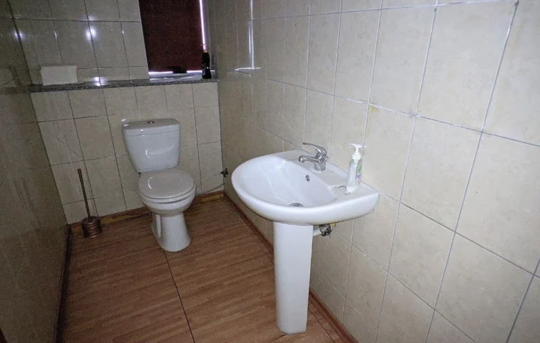 204m² Office for Sale in Aglantzia, Nicosia District