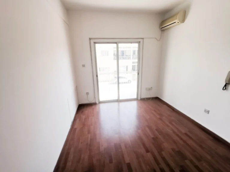 212m² Office for Sale in Strovolos, Nicosia District