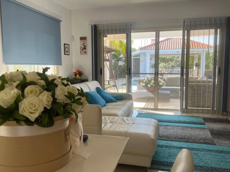 4 Bedroom House for Sale in Pyrgos Lemesou, Limassol District