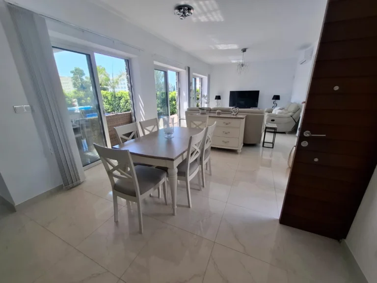 6+ Bedroom House for Sale in Kato Paphos