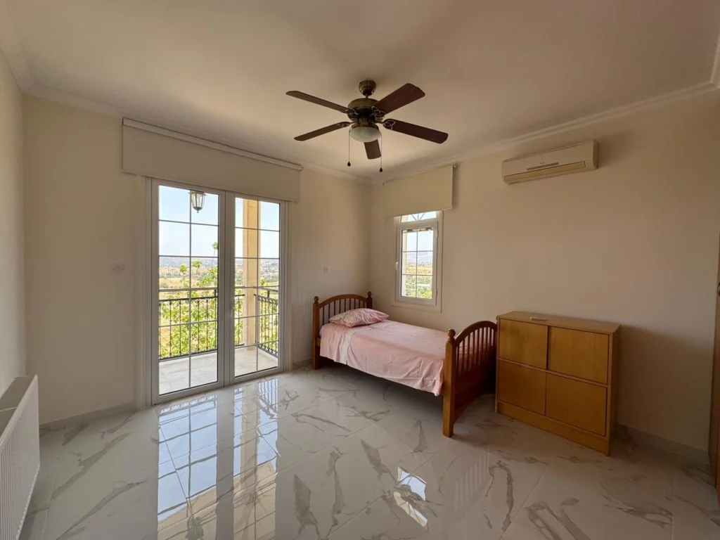 5 Bedroom House for Rent in Monagroulli, Limassol District