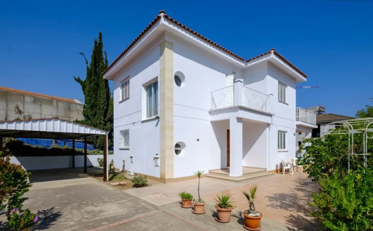 3 Bedroom House for Sale in Oroklini, Larnaca District