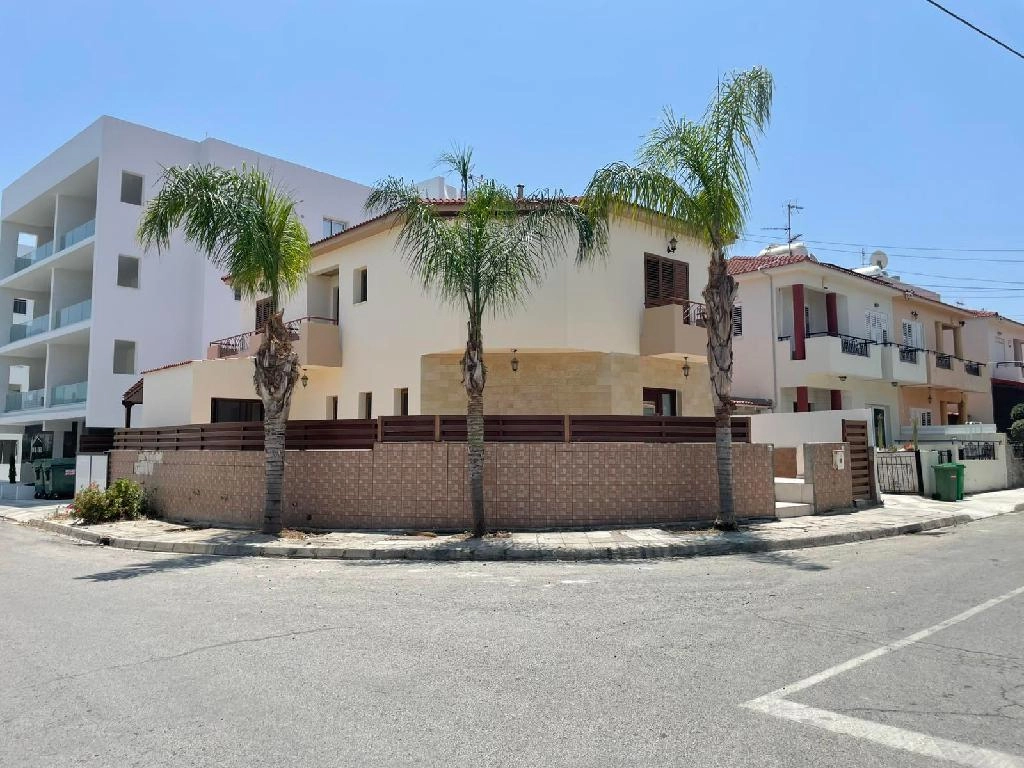3 Bedroom House for Sale in Strovolos, Nicosia District