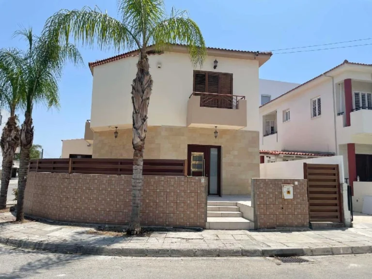 3 Bedroom House for Sale in Strovolos, Nicosia District