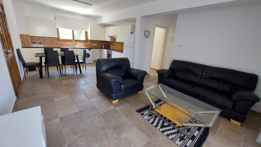 2 Bedroom Apartment for Sale in Paphos – Universal