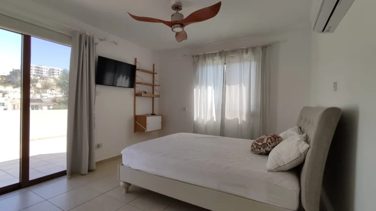 2 Bedroom Apartment for Sale in Paphos – Universal
