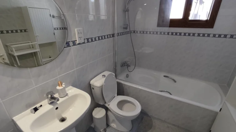 2 Bedroom Apartment for Sale in Paphos – Universal