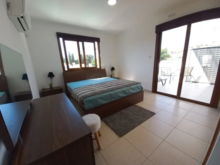 2 Bedroom Apartment for Sale in Paphos – Universal