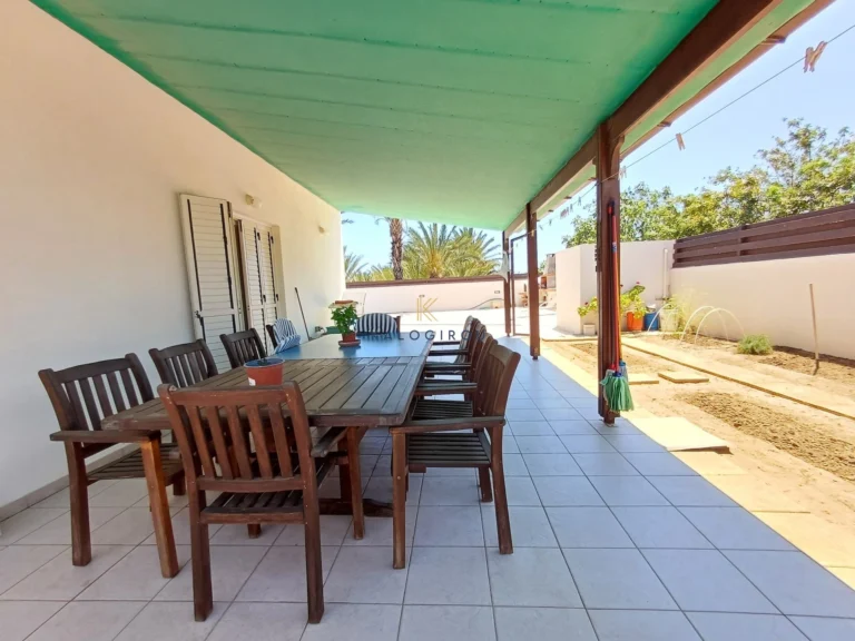 3 Bedroom House for Sale in Pervolia Larnacas