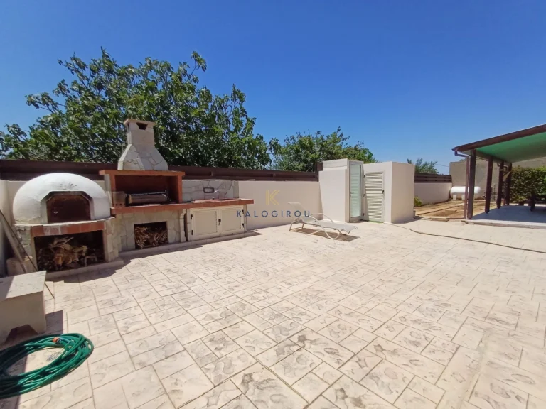 3 Bedroom House for Sale in Pervolia Larnacas