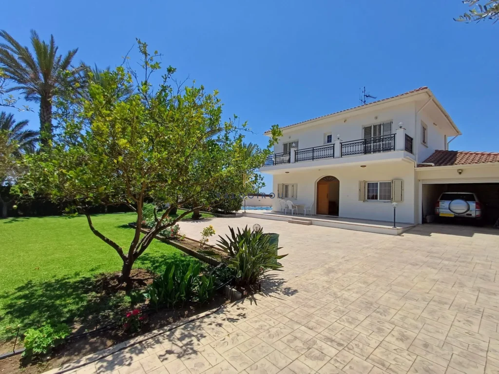 3 Bedroom House for Sale in Pervolia Larnacas