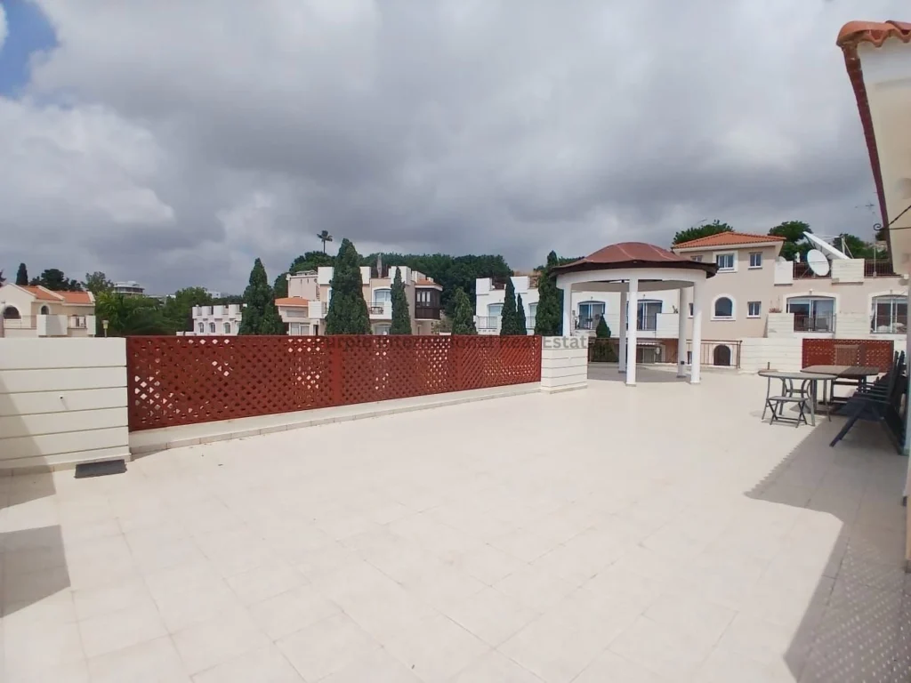 3 Bedroom Apartment for Sale in Paphos – Universal