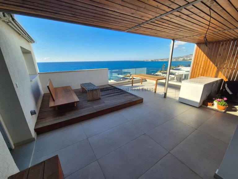 3 Bedroom Apartment for Sale in Kissonerga, Paphos District