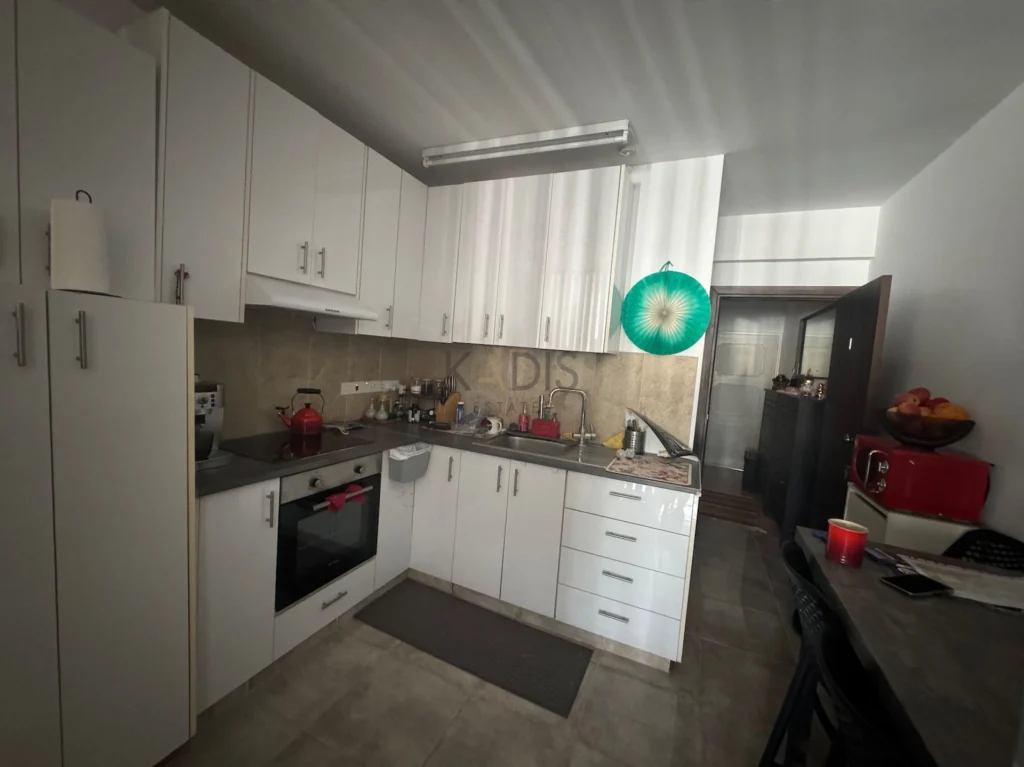 3 Bedroom Apartment for Sale in Agioi Omologites, Nicosia District
