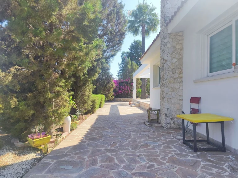 Cheap Houses and Villas for Sale Nicosia up to 800000 euro