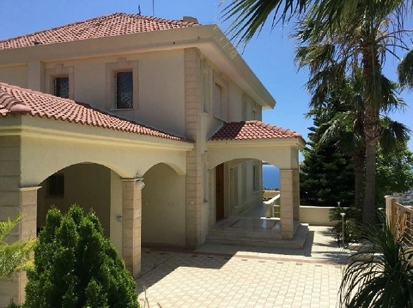 5 Bedroom House for Sale in Agios Tychonas, Limassol District