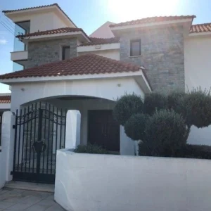4 Bedroom House for Sale in Ypsonas, Limassol District