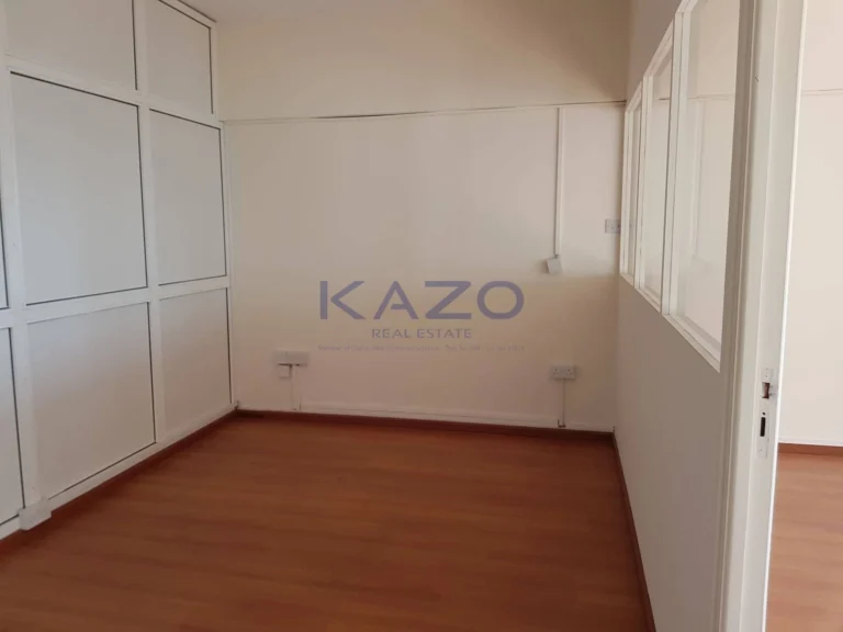 100m² Office for Rent in Limassol District