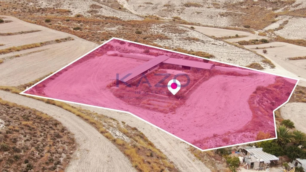 7,575m² Plot for Sale in Aradippou, Larnaca District